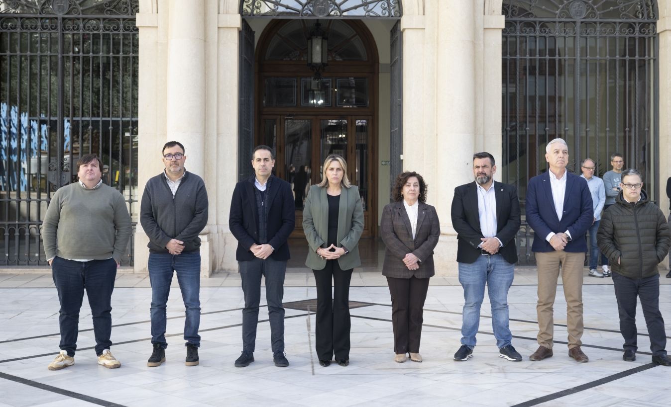 La Diputación de Castellón muestra su condena por el asesinato de una mujer y su hija menor en Xilxes