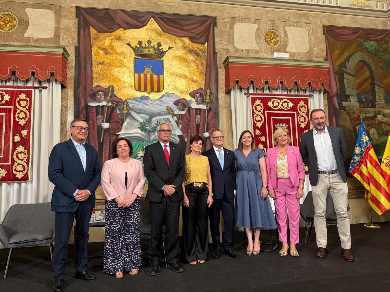 La Diputación de Castellón y el COMCAS ensalzan la trayectoria del doctor Guillermo Juan Ferrán con la entrega del Premio Doctor Enrique Boldó