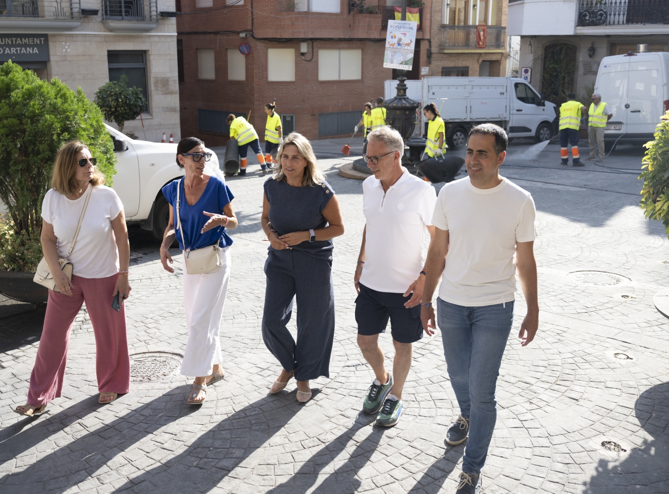 La Diputació de Castelló neteja 17 nuclis de població en 24 hores per a recuperar la vida en carrers, parcs i places després de l'incendi
